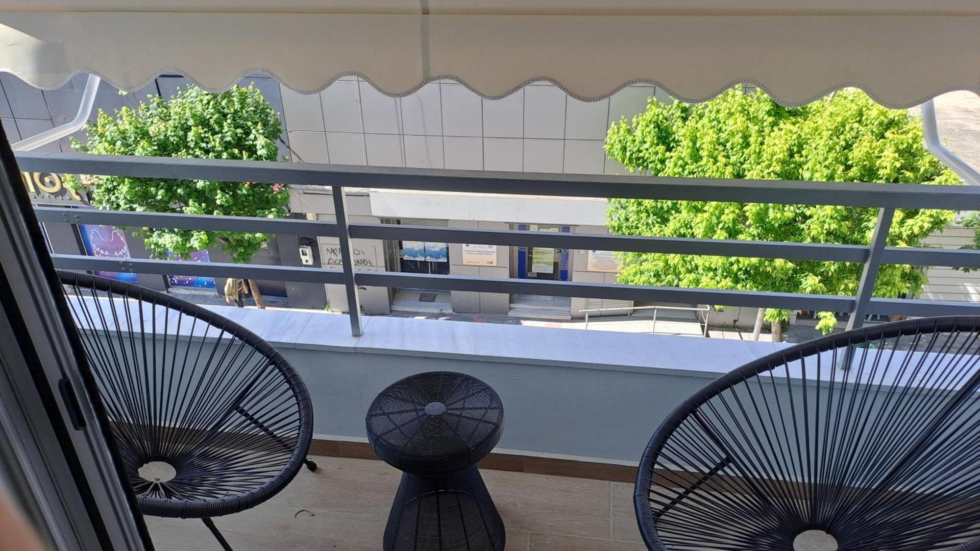 Homing Inspired Modern Living Volos